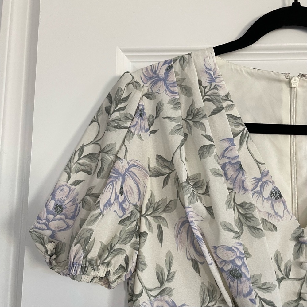 Gal Meets Glam Cassidy Cream Maxi Dress with Lavender Floral Print - Picture 12 of 14
